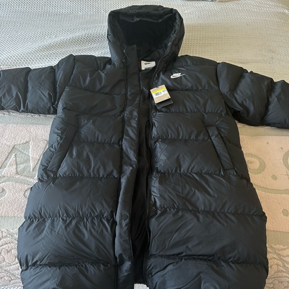 Women  Black NIKE Therma-Fit coat brand New size Small - Picture 1 of 3